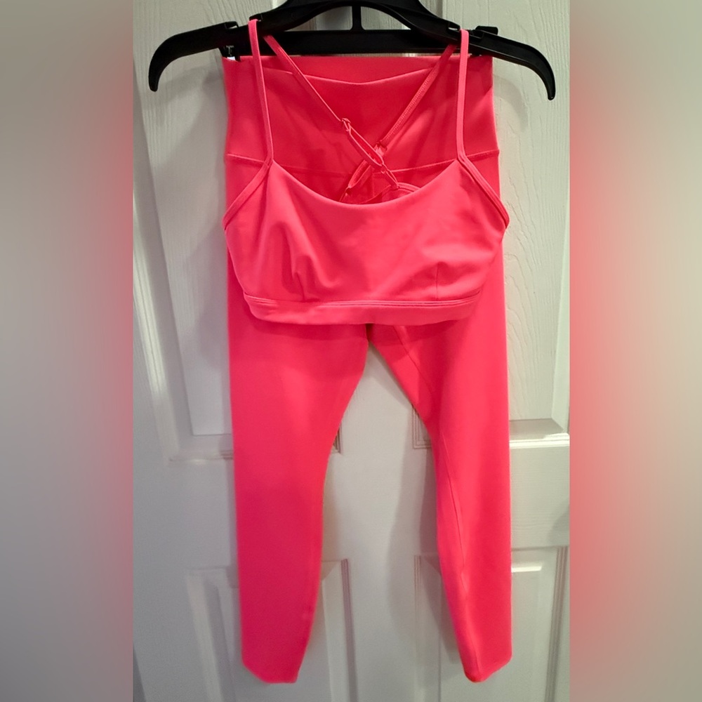ALO Yoga Set - Limited Edition color Summer Crush